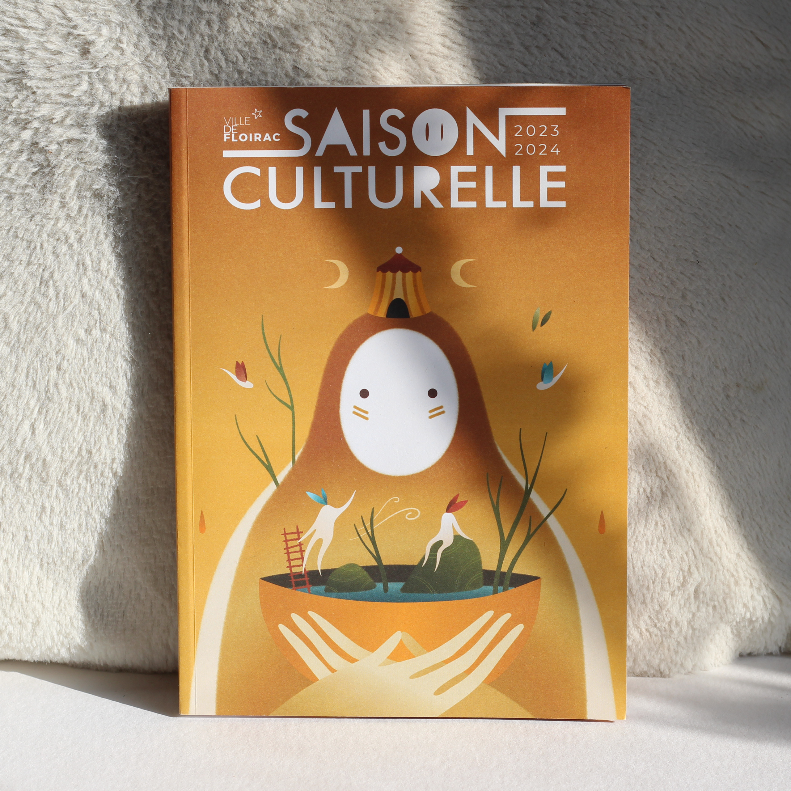 Saison culturelle de Floirac, Travail digital & impression pour livret // Commande