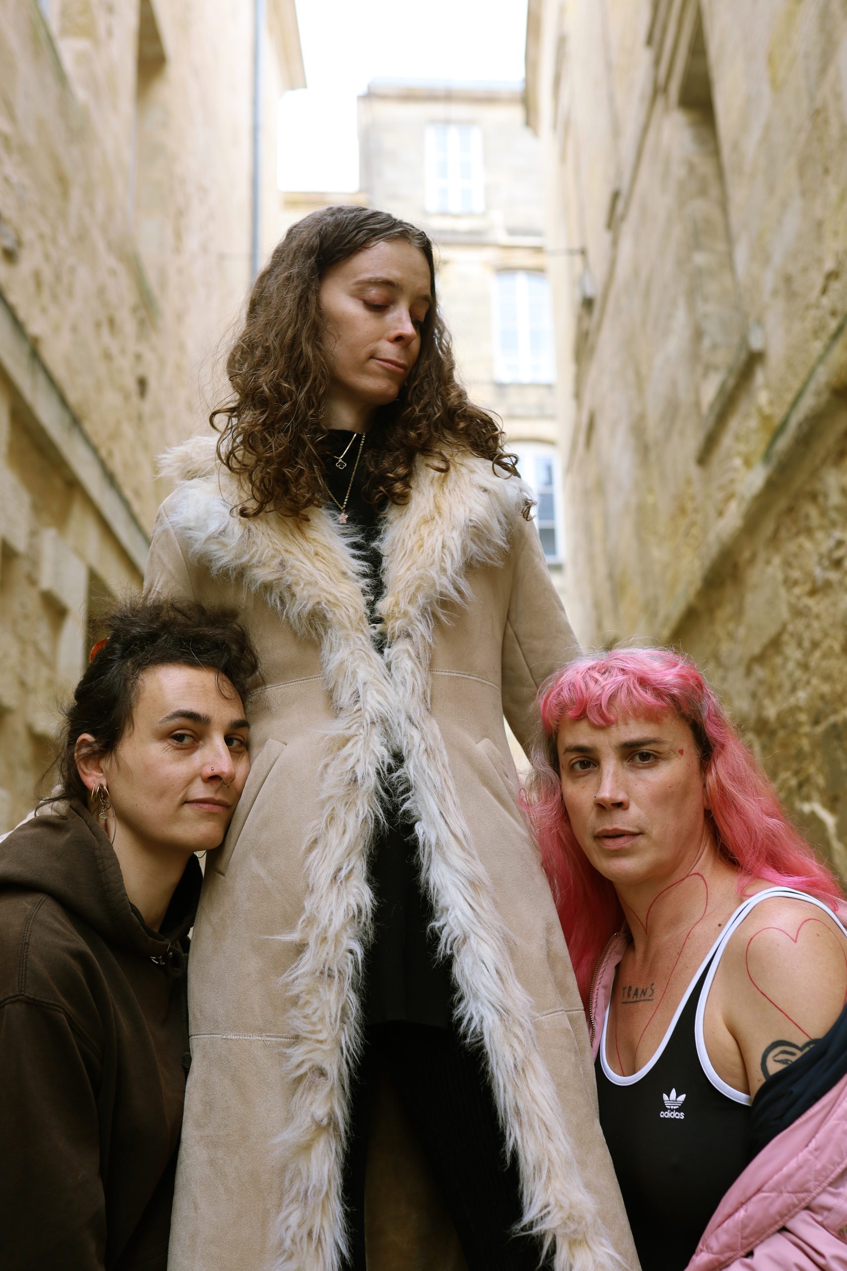 Eve Magot, Aria Seashell & June.